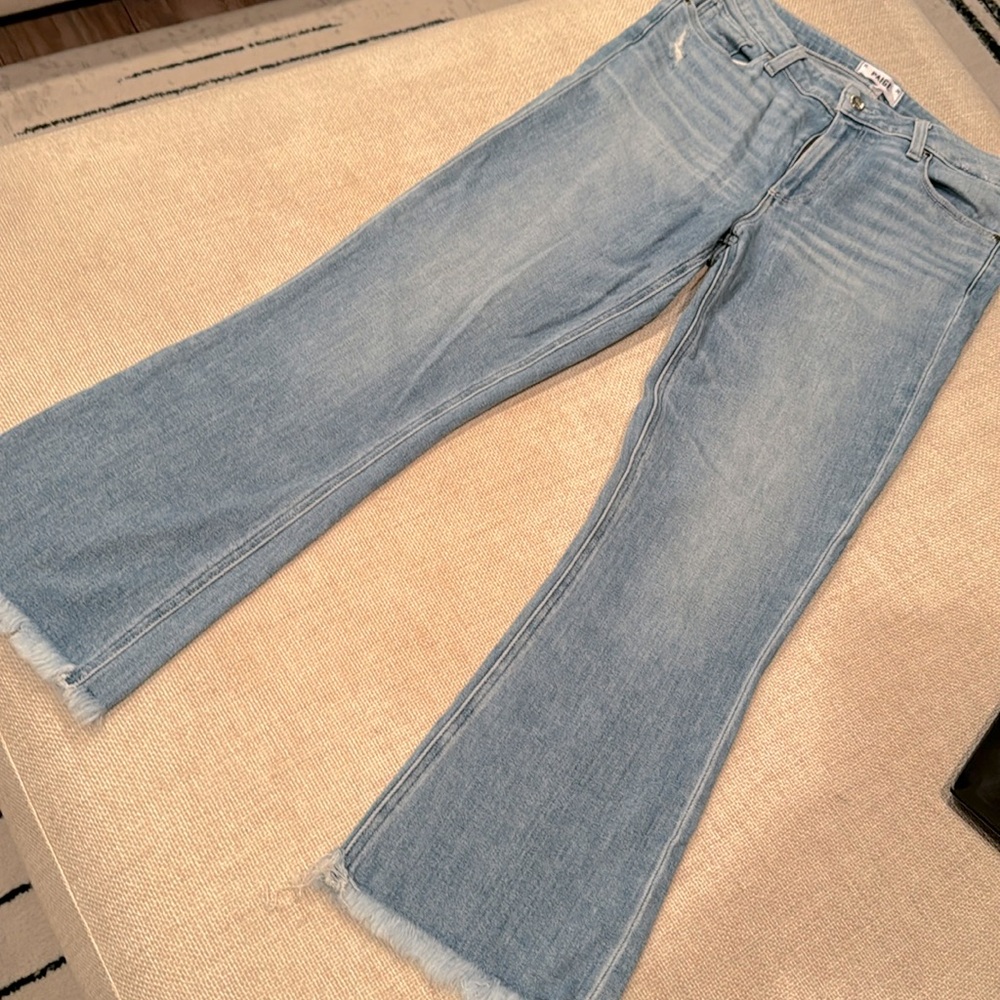 NWOT Paige women’s Collette crop flare denim.